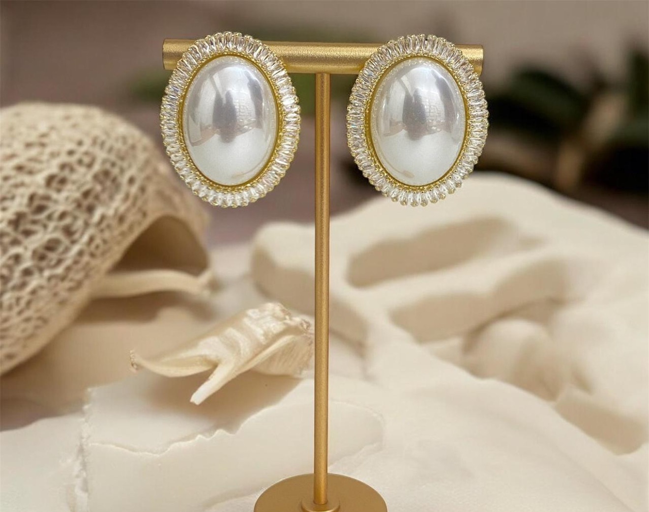 American Diamond - Ad Pearl Tops (REER-11)
