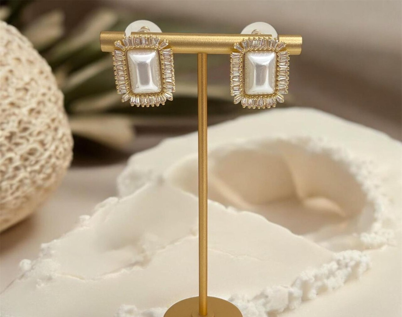 American Diamond - Ad Pearl Tops (REER-22)