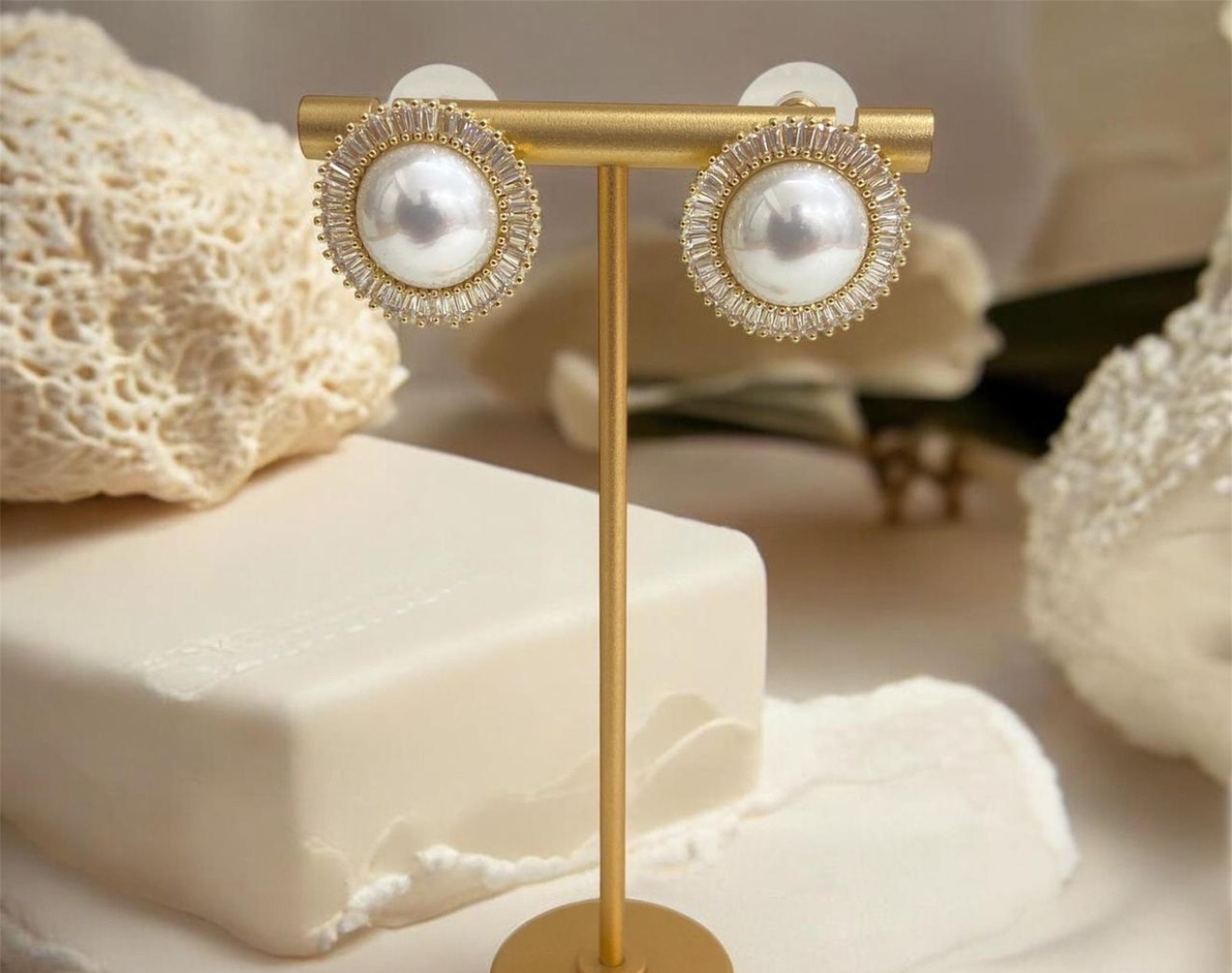 American Diamond - Ad Pearl Tops (REER-23)
