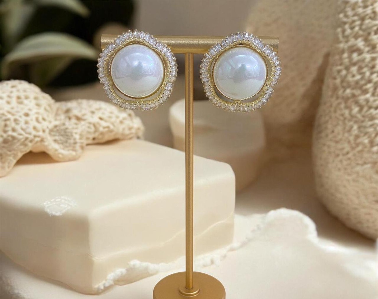 American Diamond - Ad Pearl Tops (REER-3)
