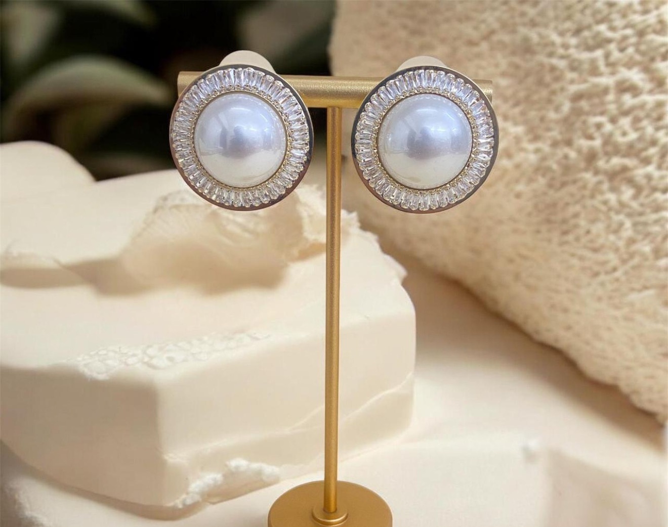 American Diamond - Ad Pearl Tops (REER-4)
