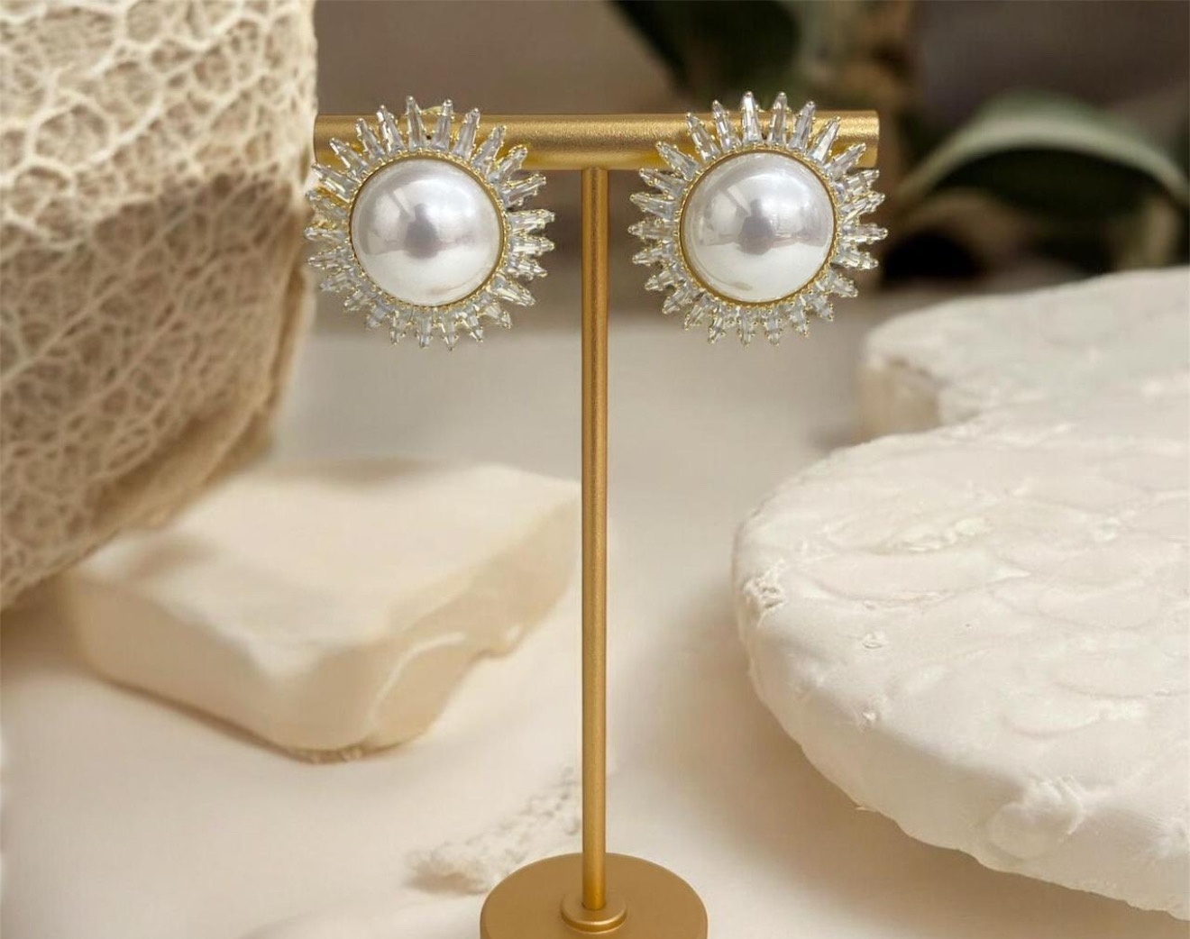 American Diamond - Ad Pearl Tops (REER-6)